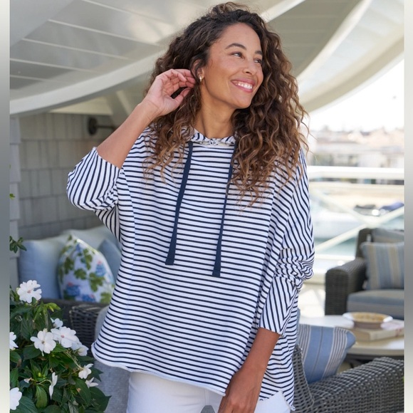 Frank & Eileen Sweaters - Frank & Eileen - Kane Capelet Hoodie